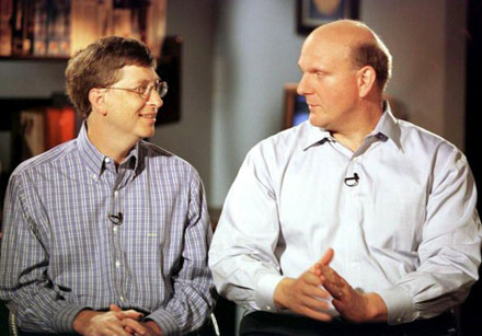 Основатель Microsoft Билл Гейтс (слева) и генеральный директор корпорации Стив Балмер.