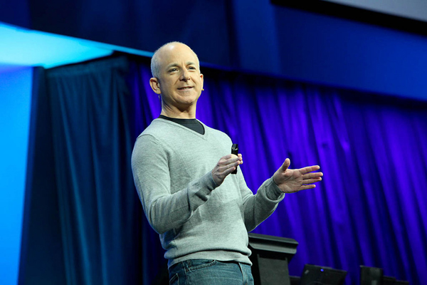 Стивен Синофски (фото Microsoft).