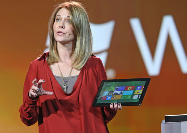 Вице-президент и финансовый директор Windows-подразделения Microsoft Тами Реллер (фото Windows 8 Update).
